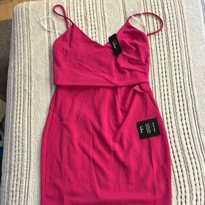 Lulu / Lulus beautiful POP pink dress size M. Homecoming , fall, NWT